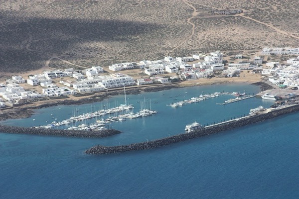 Caleta de Sebo harbour seen from the Mirador del Río